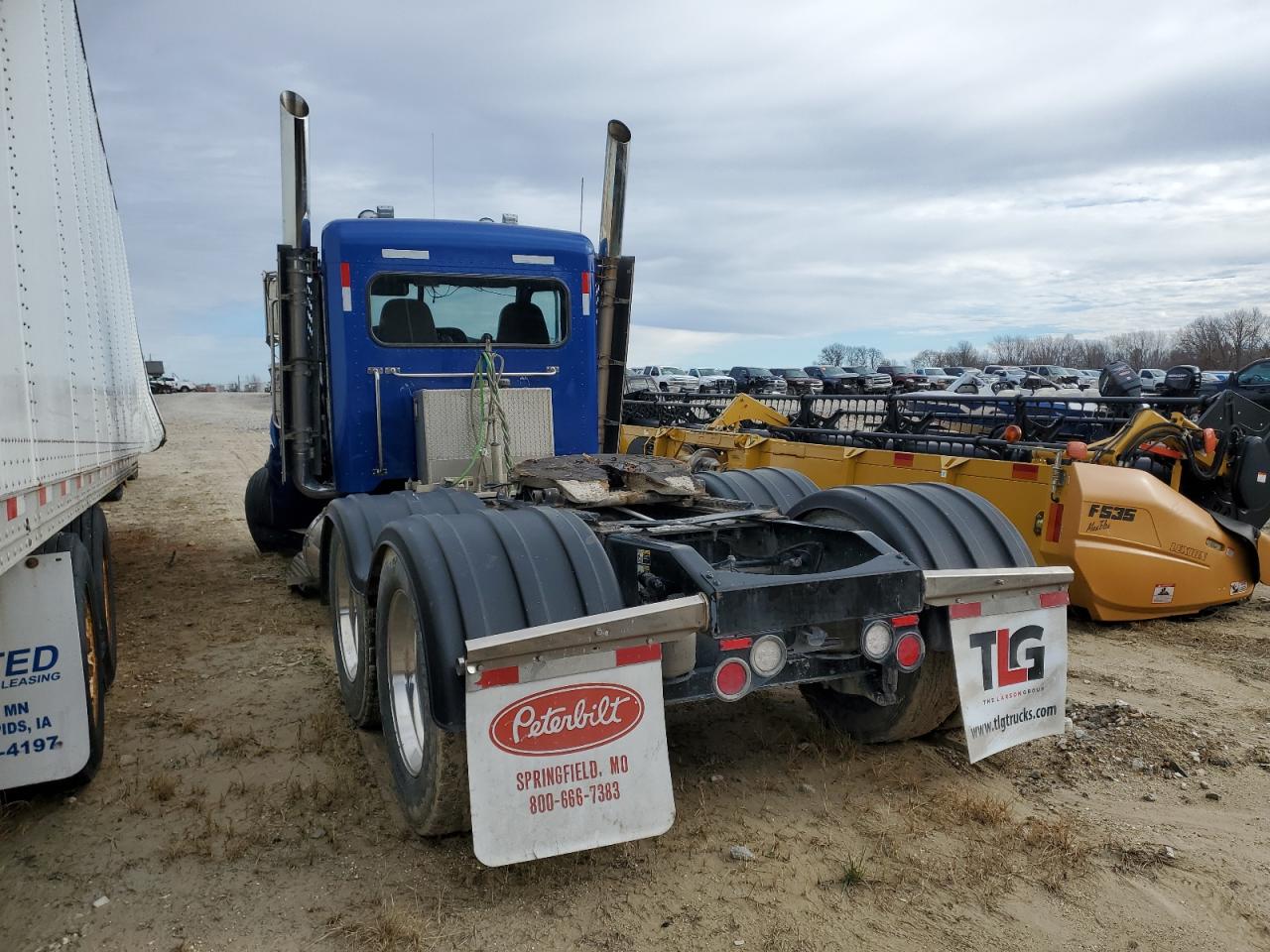 Image 3 of 2019 PETERBILT 389  2019 with VIN 1XPXD49X1KD631098