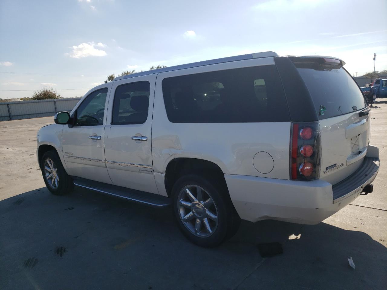 Obraz 2 z 2013 GMC YUKON XL DENALI 2013 z VIN 1GKS2MEF8DR327968