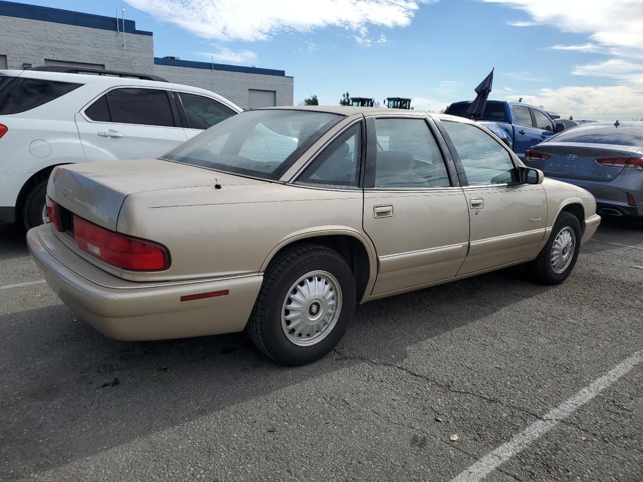 Image 3 of 1995 BUICK REGAL CUSTOM 1995 with VIN 2G4WB52L3S1435106