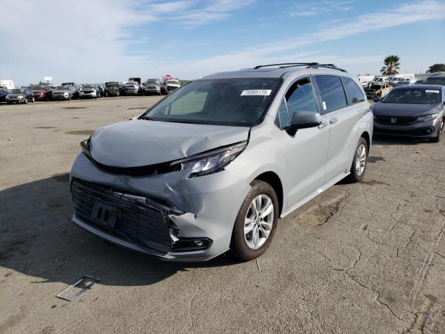 2022 TOYOTA SIENNA XLE 2022 image
