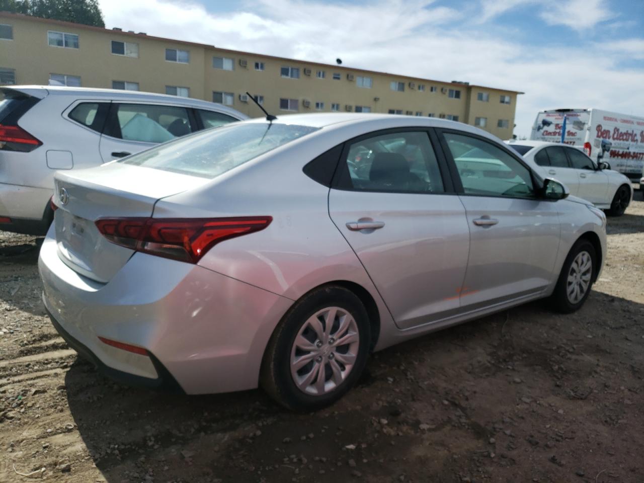 Изображение 3 2021 HYUNDAI ACCENT SE 2021 с VIN 3KPC24A67ME130100