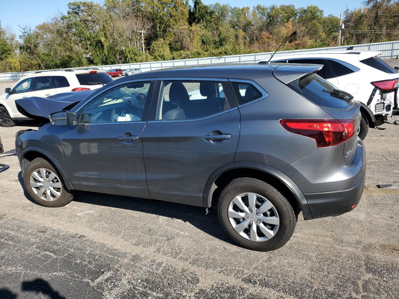 Image 2 of 2018 NISSAN ROGUE SPORT S 2018 with VIN JN1BJ1CP3JW154319