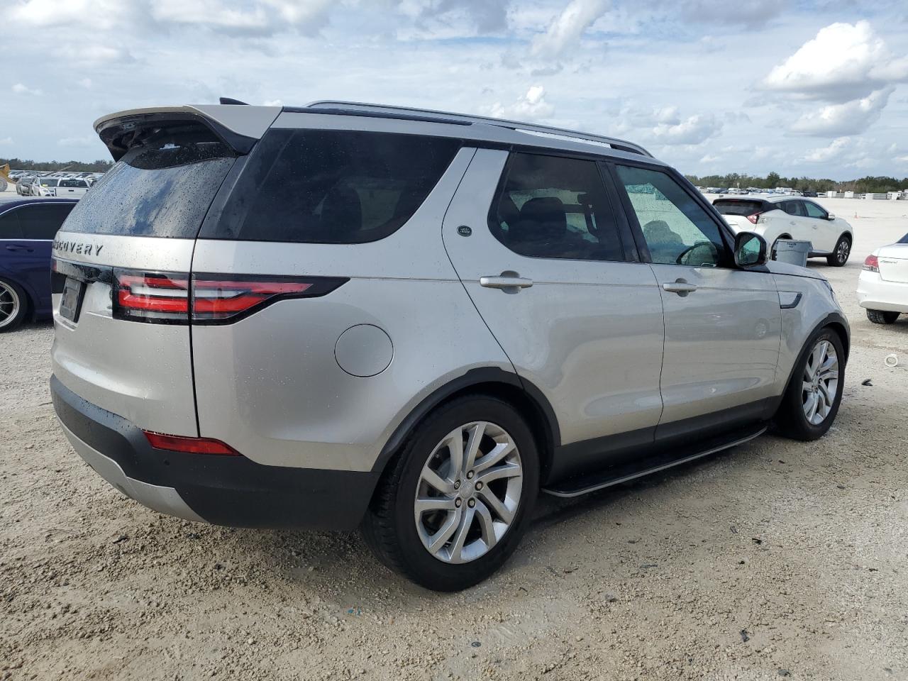 Изображение 3 2017 LAND ROVER DISCOVERY HSE 2017 с VIN SALRRBBV2HA037180