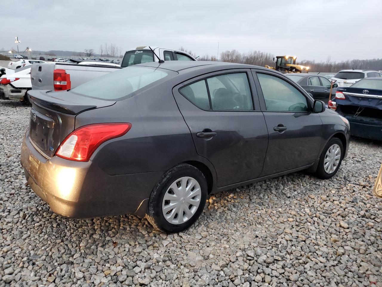 Изображение 3 2015 NISSAN VERSA S 2015 с VIN 3N1CN7APXFL813458