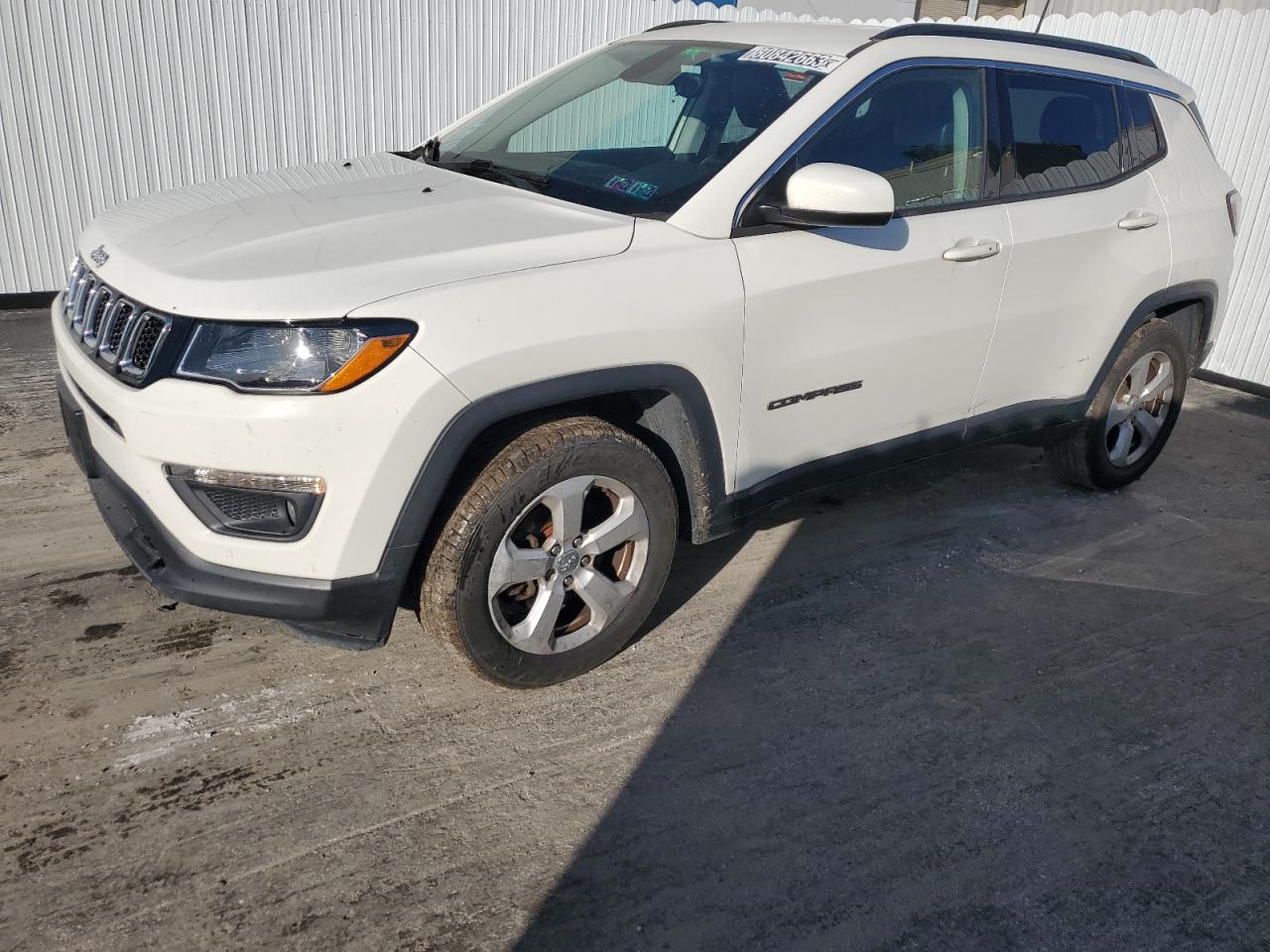 Image 1 of 2018 JEEP COMPASS LATITUDE 2018 with VIN 3C4NJDBBXJT162330