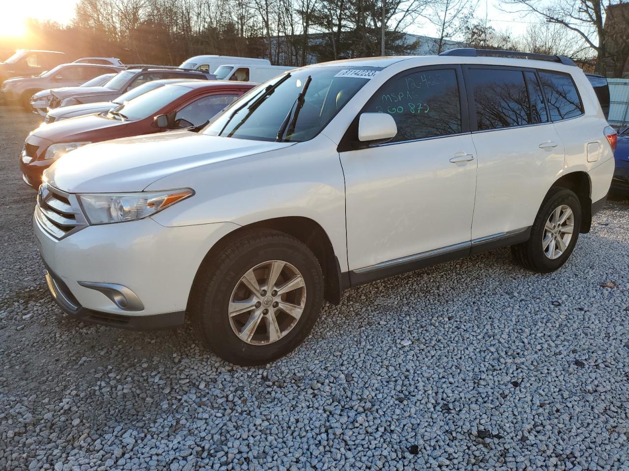 Изображение 1 2013 TOYOTA HIGHLANDER BASE 2013 с VIN 5TDBK3EH4DS260875