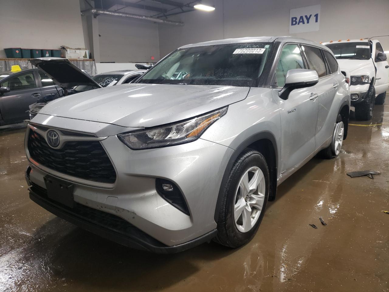Obraz 1 z 2020 TOYOTA HIGHLANDER HYBRID LE 2020 z VIN 5TDBBRCH7LS513143