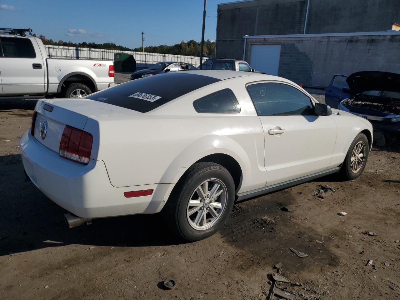 Obraz 3 z 2005 FORD MUSTANG  2005 z VIN 1ZVFT80N255179953