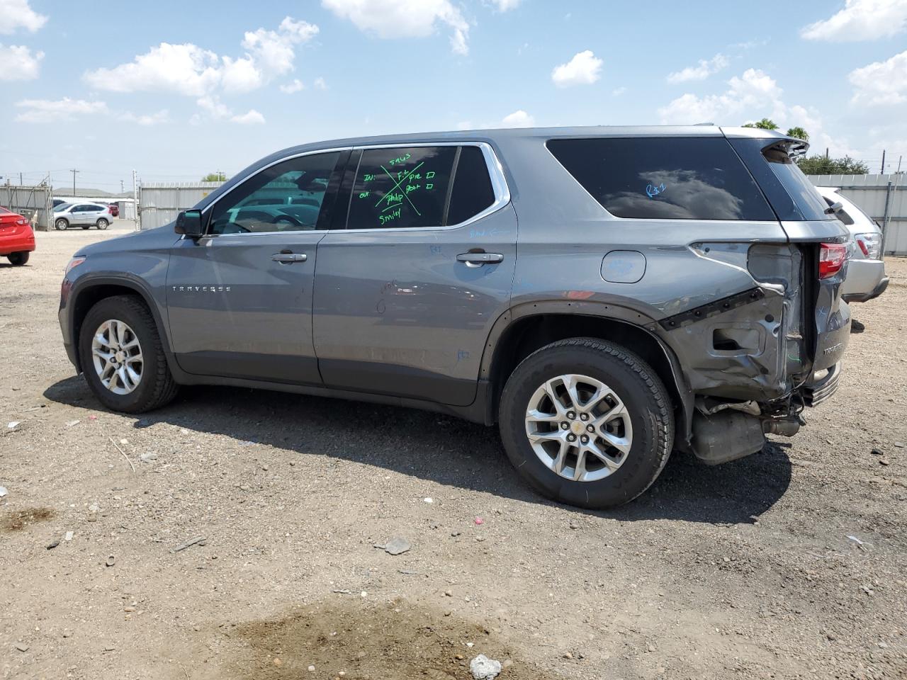 Изображение 2 2018 CHEVROLET TRAVERSE LS 2018 с VIN 1GNERFKW2JJ223563