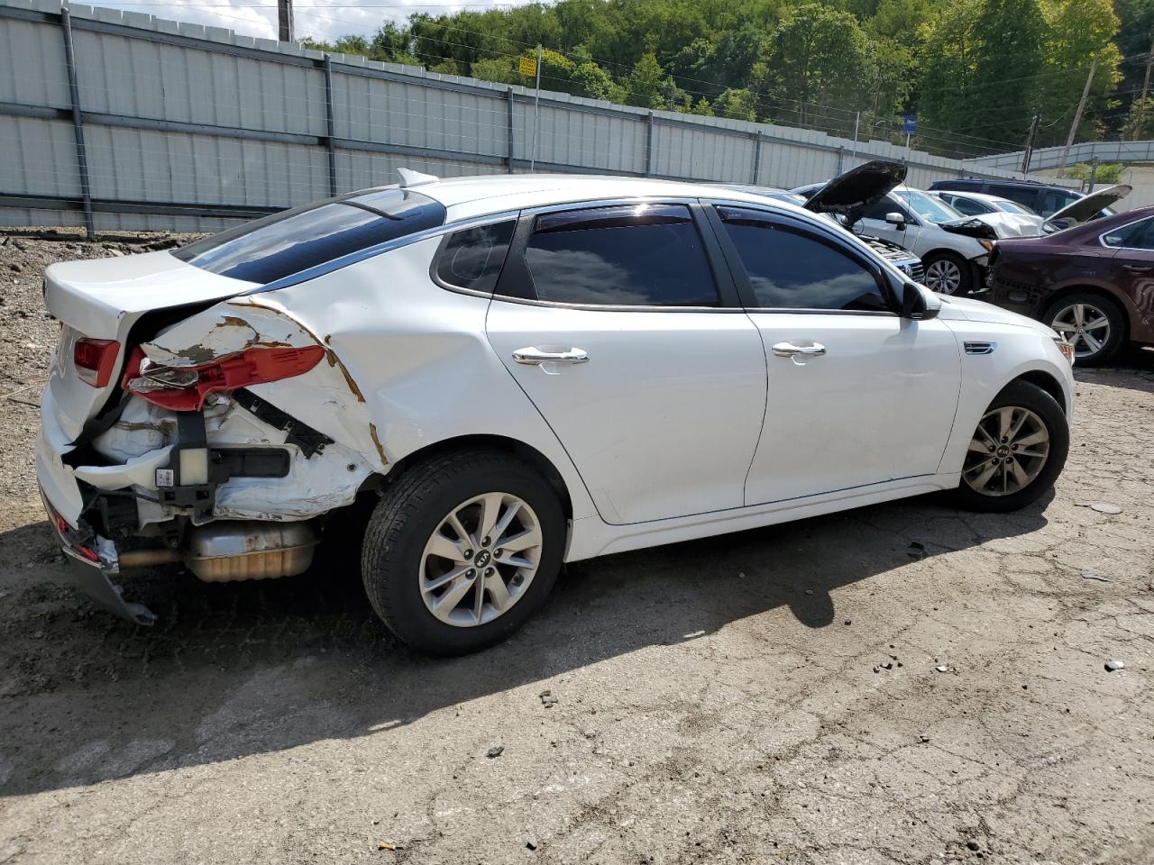Obraz 3 z 2018 KIA OPTIMA LX 2018 z VIN 5XXGT4L35JG190526