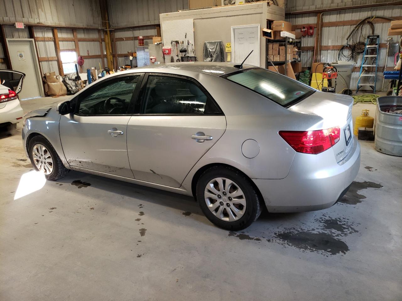 Image 2 of 2011 KIA FORTE EX 2011 with VIN KNAFU4A21B5408936