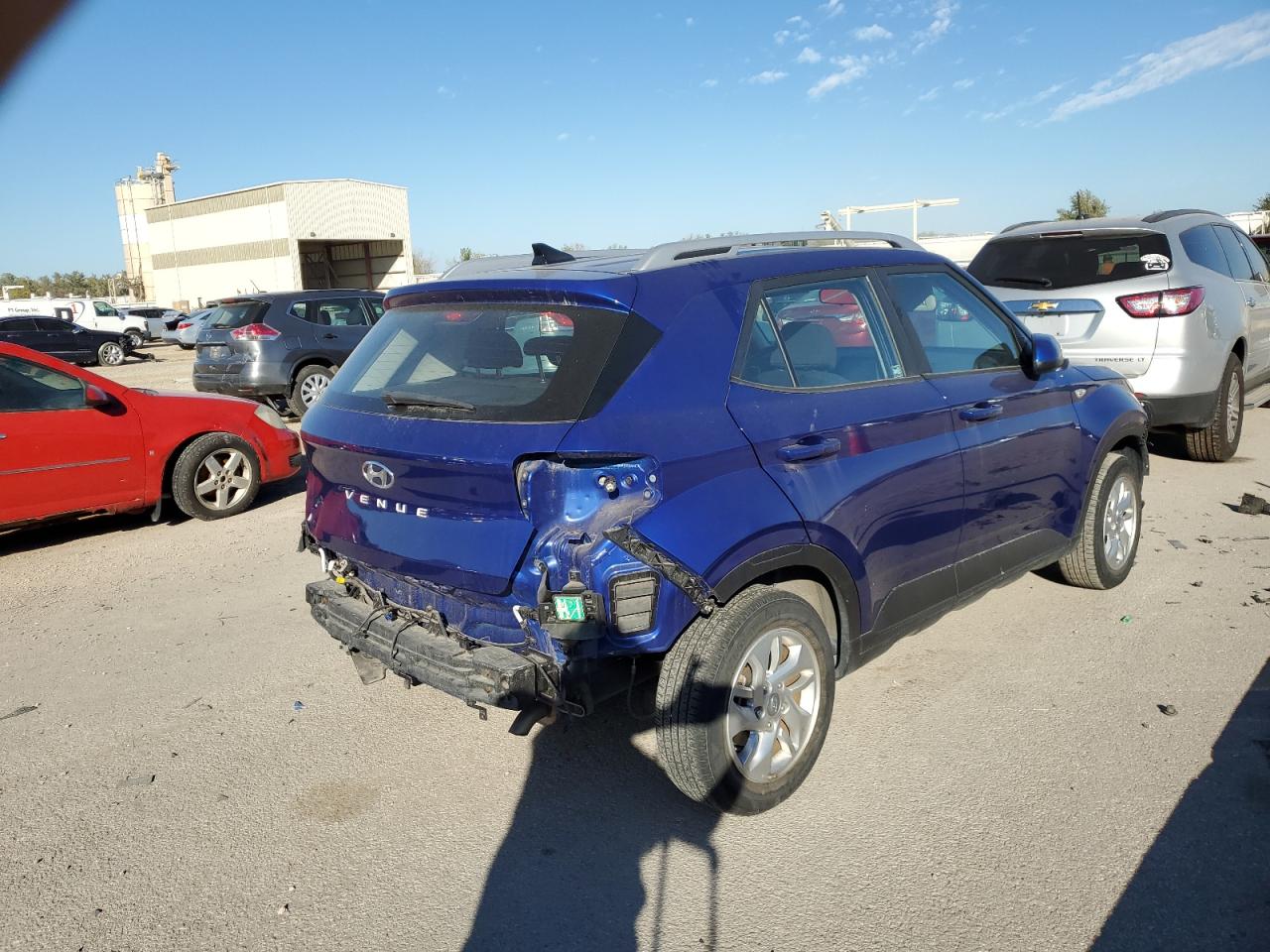 Image 3 of 2020 HYUNDAI VENUE SEL 2020 with VIN KMHRC8A34LU024901