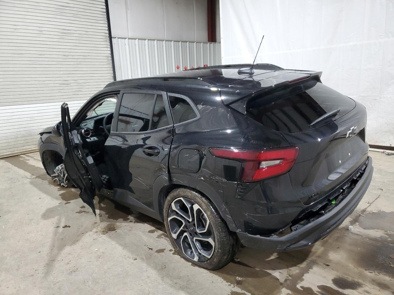 Image 2 of 2024 CHEVROLET TRAX 2RS 2024 with VIN KL77LJE22RC026128
