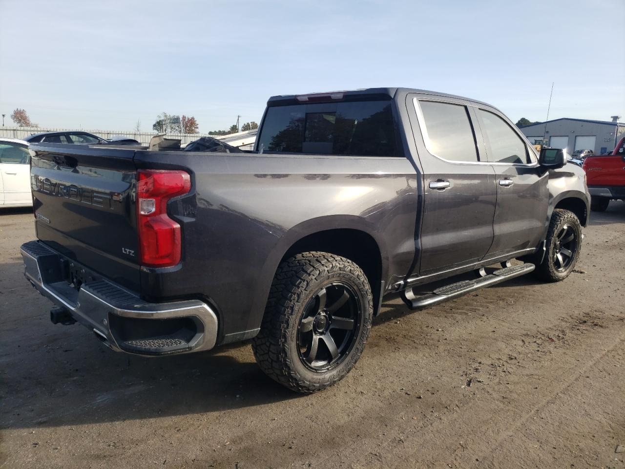 Image 3 of 2023 CHEVROLET SILVERADO K1500 LTZ 2023 with VIN 2GCUDGED6P1110155