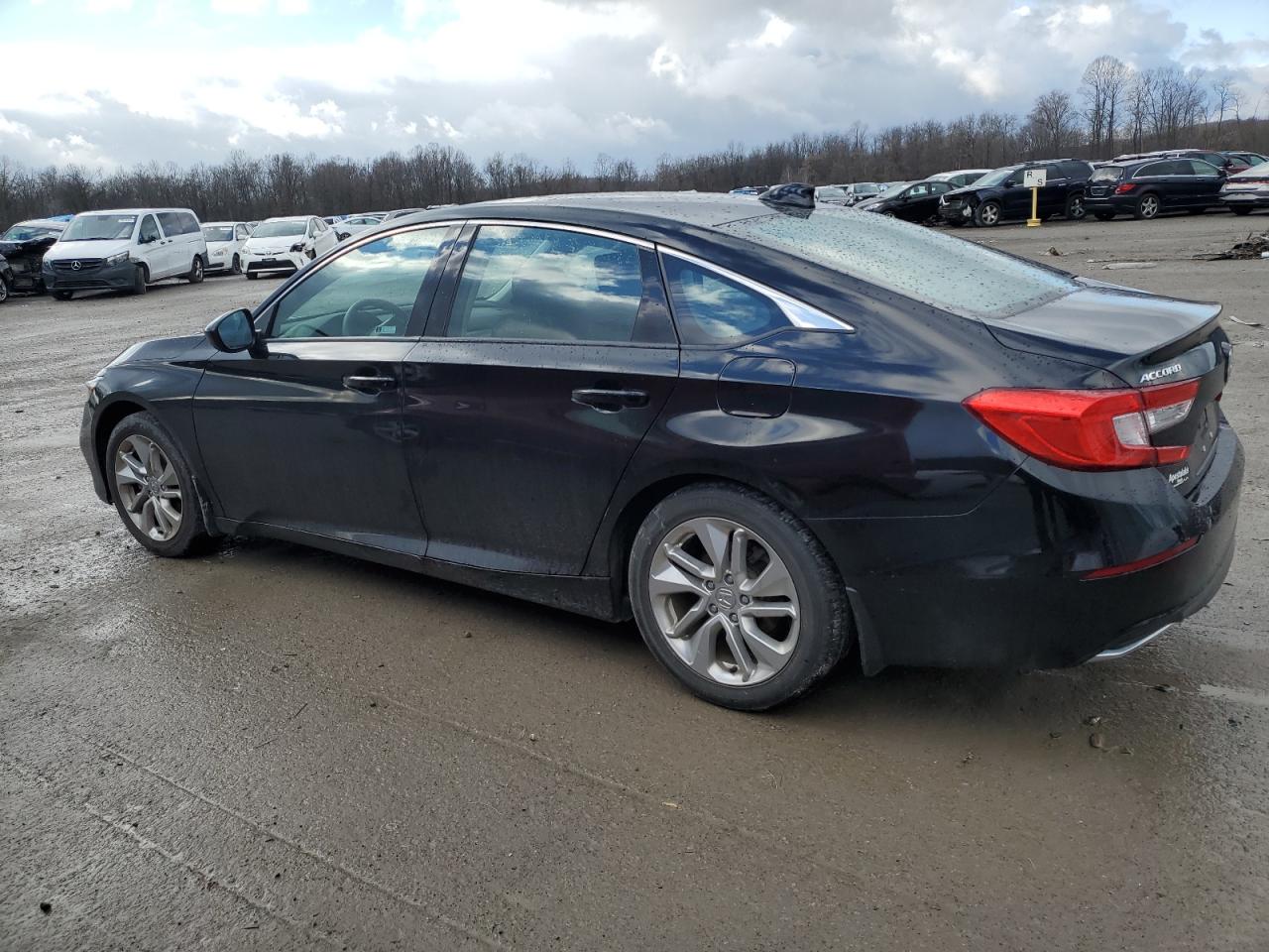 Изображение 2 2018 HONDA ACCORD LX 2018 с VIN 1HGCV1F14JA104671