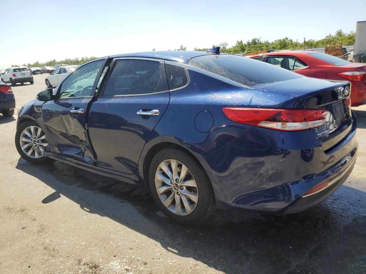 Obraz 2 z 2017 KIA OPTIMA LX 2017 z VIN 5XXGT4L39HG174890