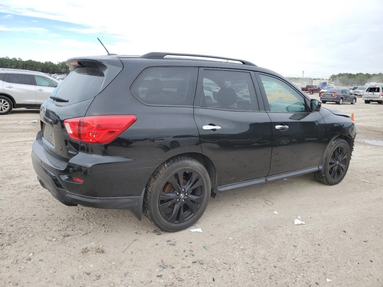 Image 3 of 2018 NISSAN PATHFINDER S 2018 with VIN 5N1DR2MN3JC628350
