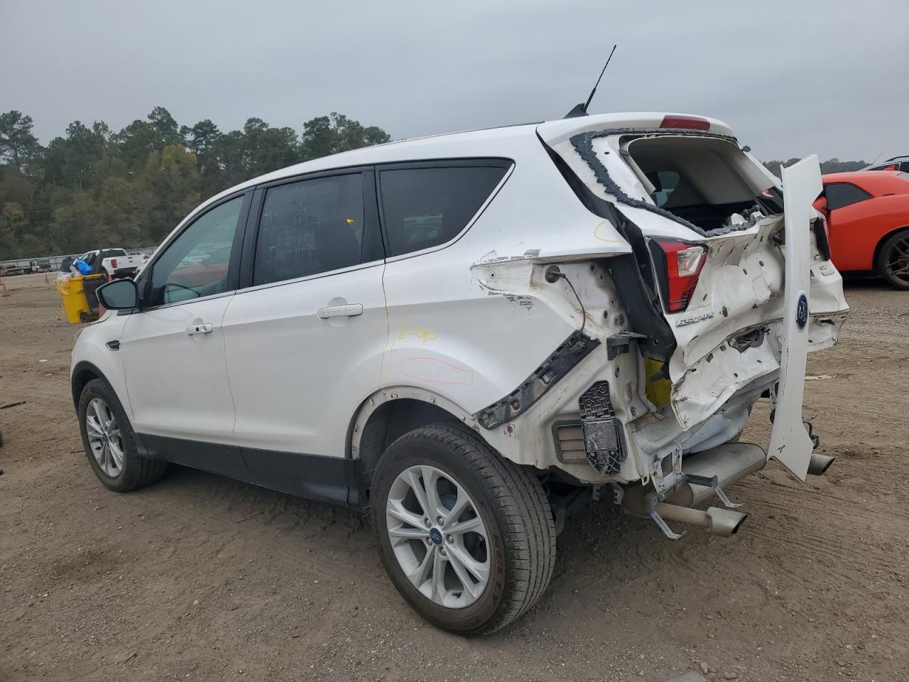 Image 2 of 2019 FORD ESCAPE SE 2019 with VIN 1FMCU0GD1KUB47087