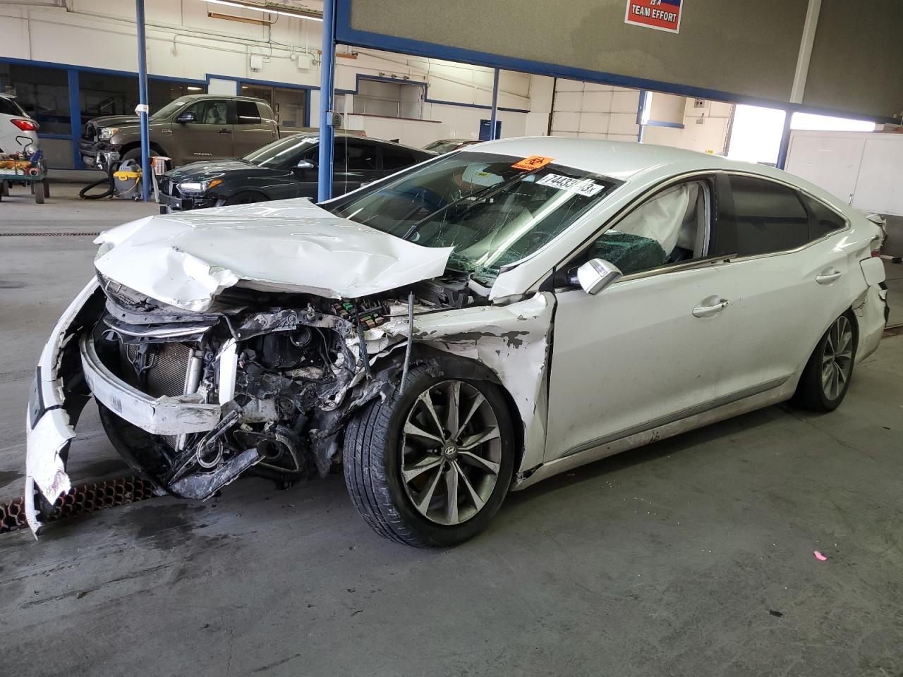 2017 HYUNDAI AZERA  2017 image