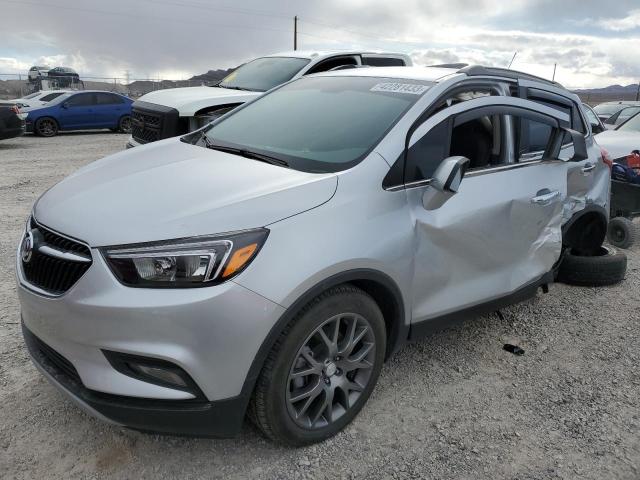 Obraz 1 z 2020 BUICK ENCORE SPORT TOURING 2020 z VIN KL4CJ1SB8LB014648