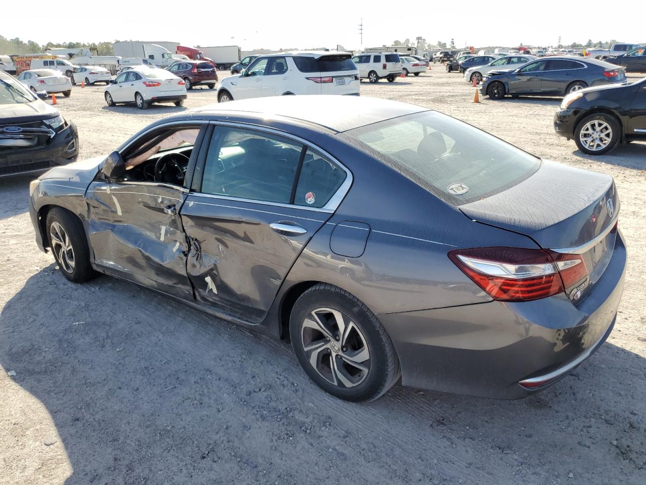 Obraz 2 z 2017 HONDA ACCORD LX 2017 z VIN 1HGCR2F3XHA258369