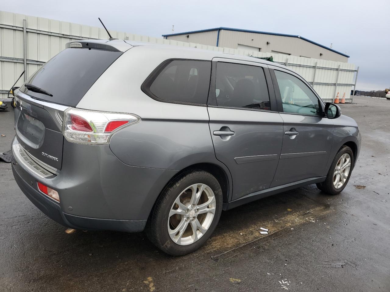 Image 3 of 2014 MITSUBISHI OUTLANDER SE 2014 with VIN JA4AD3A35EZ001113