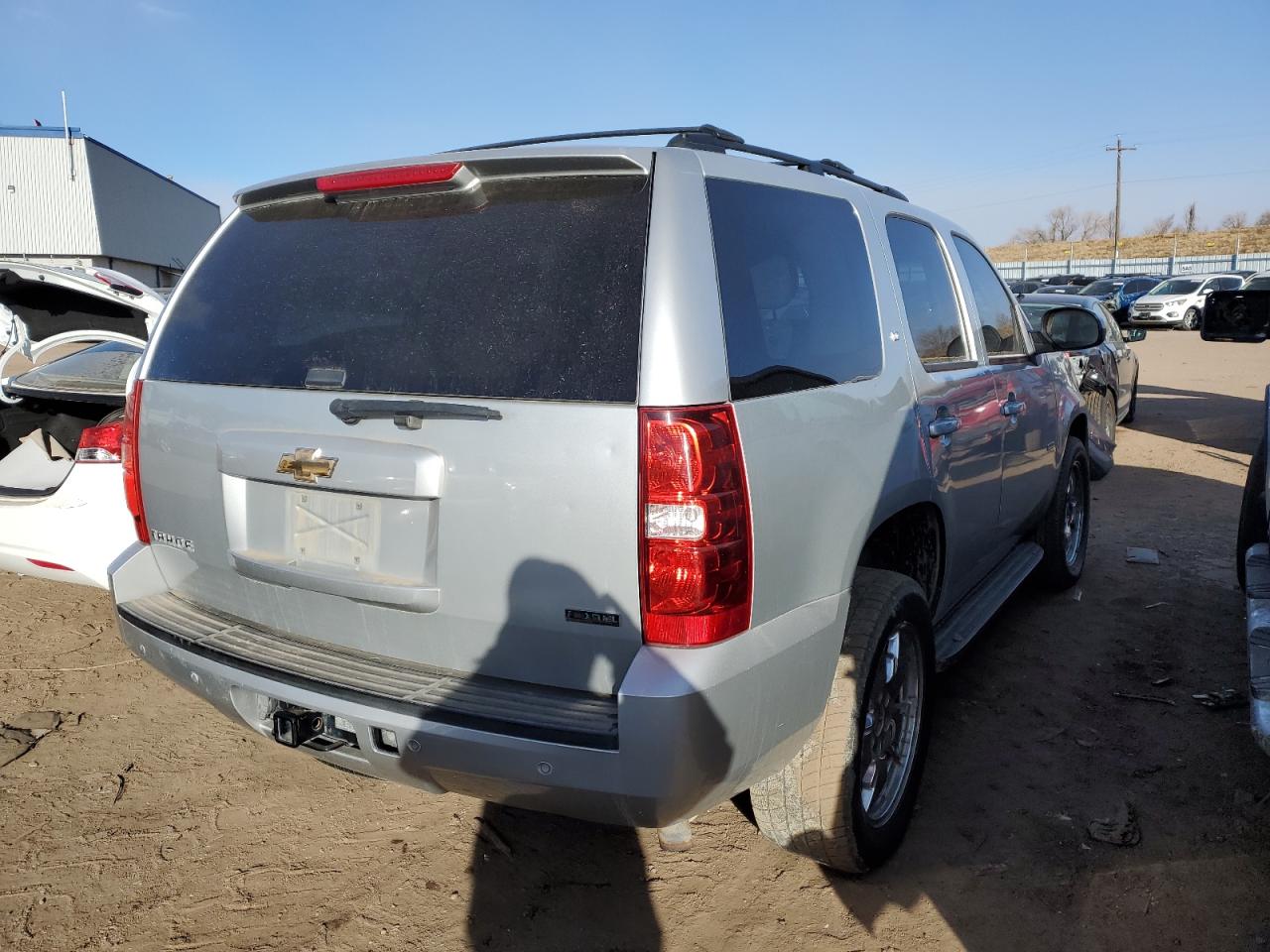 Image 3 of 2010 CHEVROLET TAHOE K1500 LT 2010 with VIN 1GNUKBE05AR154711