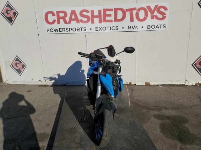 Изображение 2 2023 SUZUKI GSX800 R 2023 с VIN JS1EM11B2P7100225