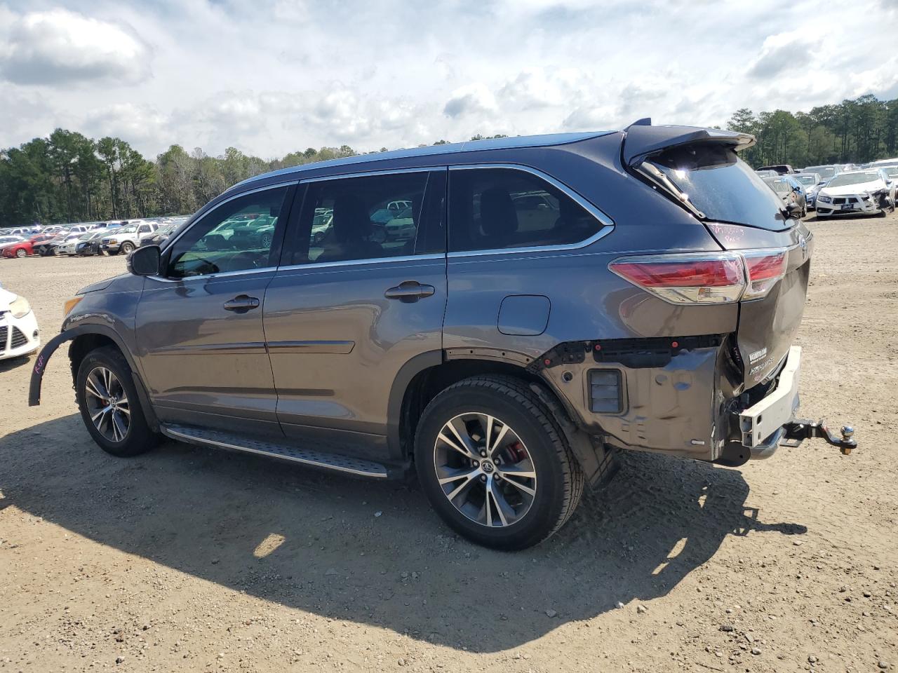 Obraz 2 z 2016 TOYOTA HIGHLANDER XLE 2016 z VIN 5TDKKRFH1GS505802