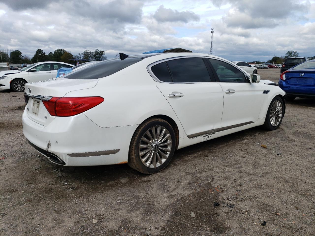Image 3 of 2015 KIA K900  2015 with VIN KNALW4D43F6022321