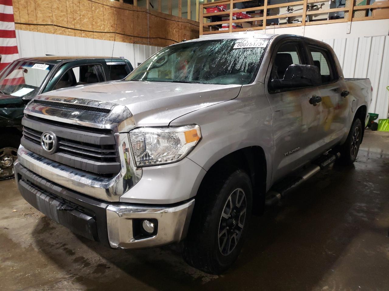 Изображение 2015 TOYOTA TUNDRA CREWMAX SR5 2015