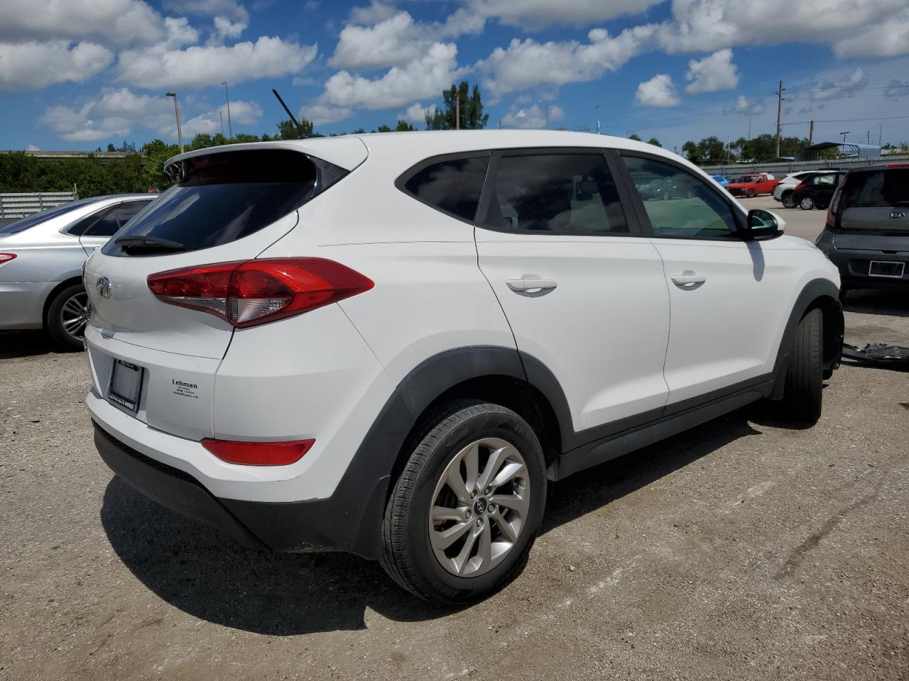 Image 3 of 2017 HYUNDAI TUCSON SE 2017 with VIN KM8J23A48HU261247