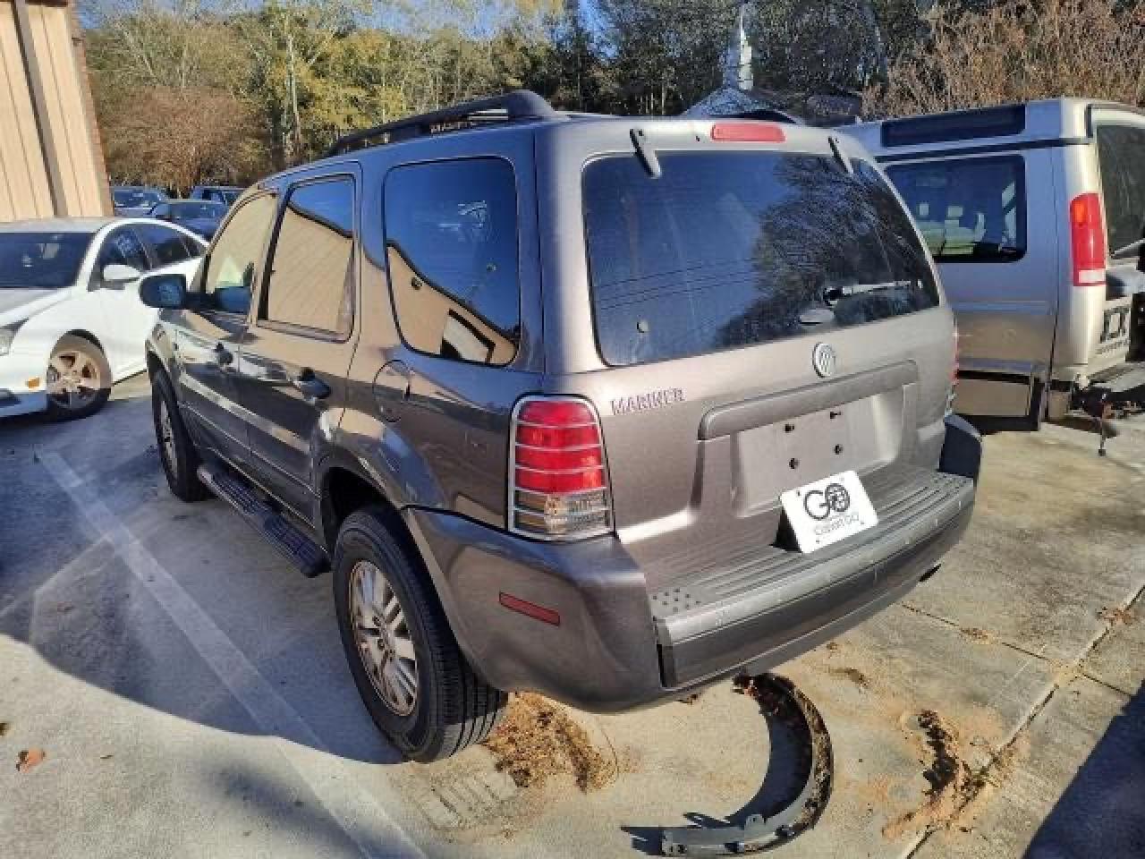 Image 3 of 2005 MERCURY MARINER  2005 with VIN 4M2YU56Z05DJ17825