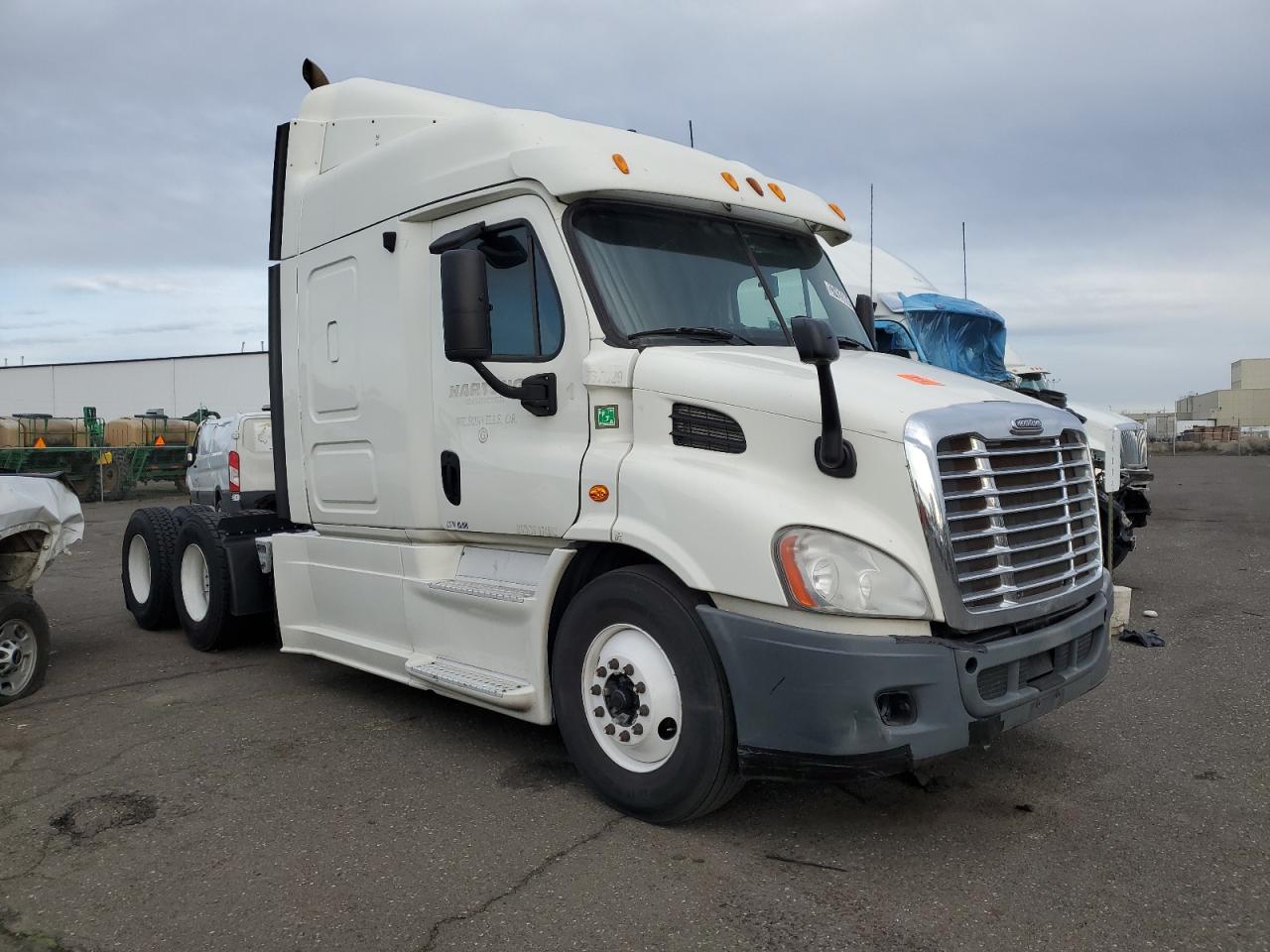 2013 FREIGHTLINER CASCADIA 113  2013 image