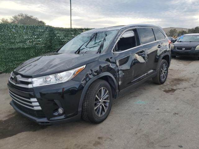 Изображение 1 2019 TOYOTA HIGHLANDER SE 2019 с VIN 5TDKZRFH7KS559366