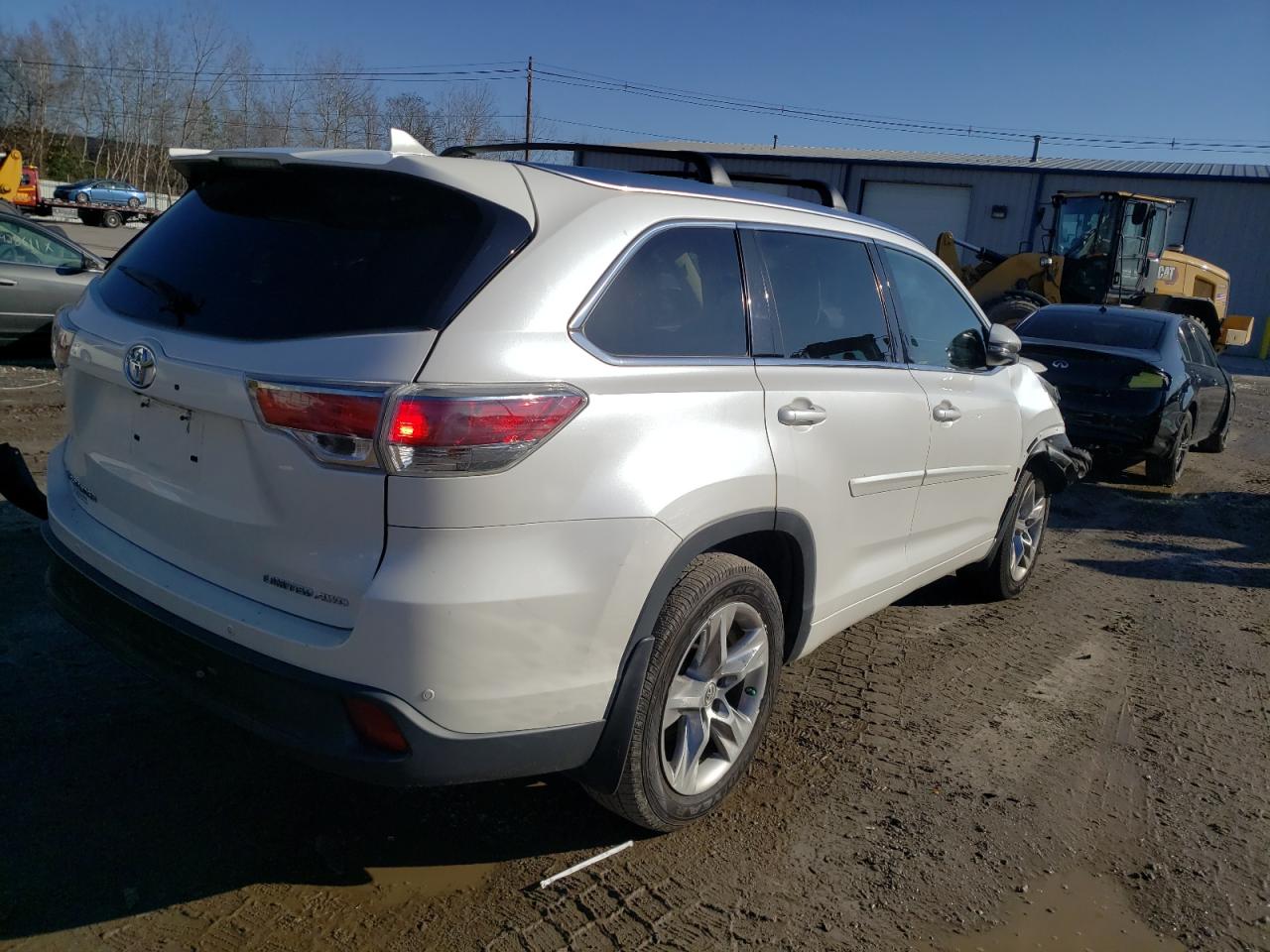 Image 3 of 2015 TOYOTA HIGHLANDER LIMITED 2015 with VIN 5TDDKRFH2FS091081