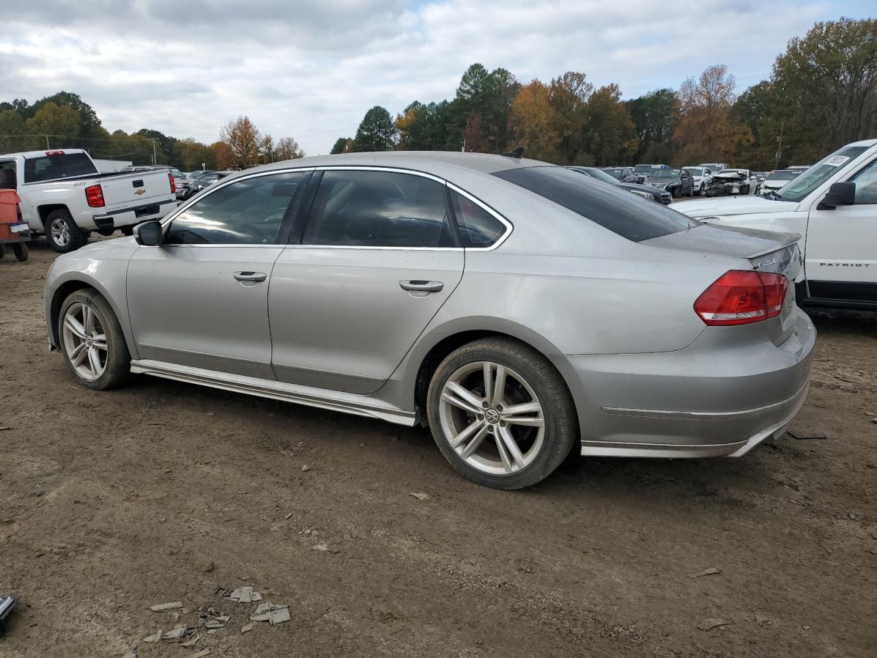Obraz 2 z 2014 VOLKSWAGEN PASSAT SEL 2014 z VIN 1VWCN7A34EC097822