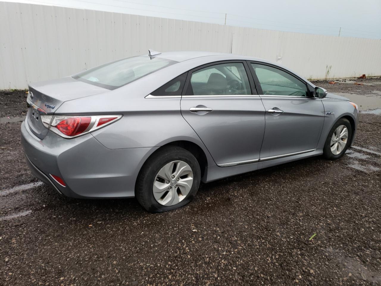 Obraz 3 z 2014 HYUNDAI SONATA HYBRID 2014 z VIN KMHEC4A46EA117293