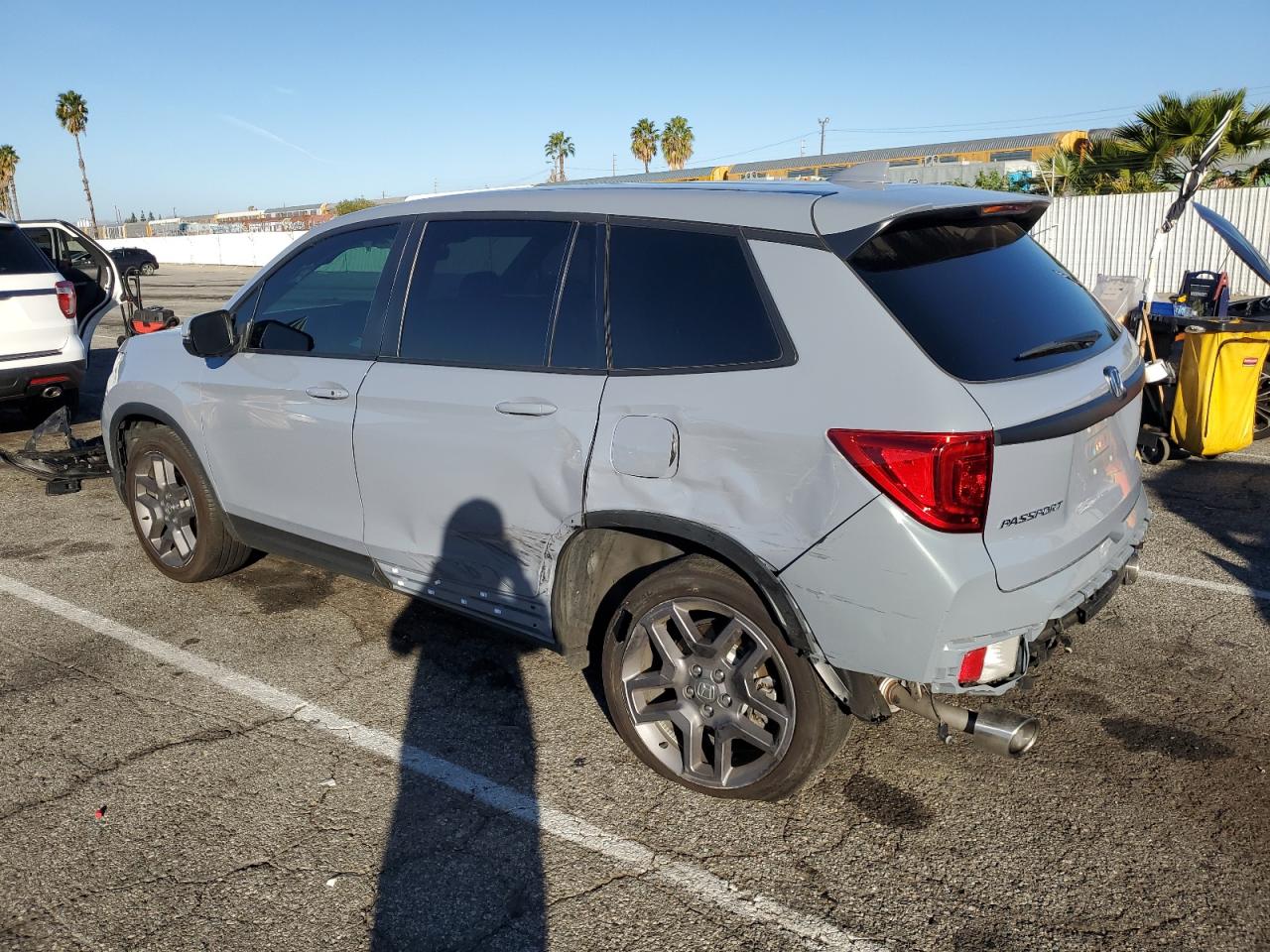 Obraz 2 z 2022 HONDA PASSPORT EXL 2022 z VIN 5FNYF7H57NB001553