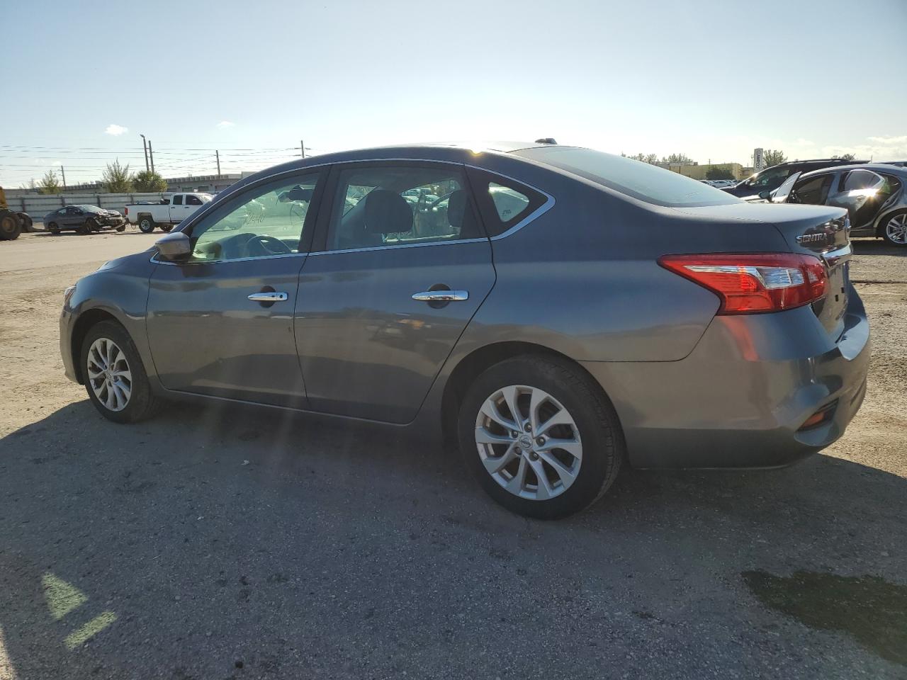 Obraz 2 z 2019 NISSAN SENTRA S 2019 z VIN 3N1AB7AP6KL618855