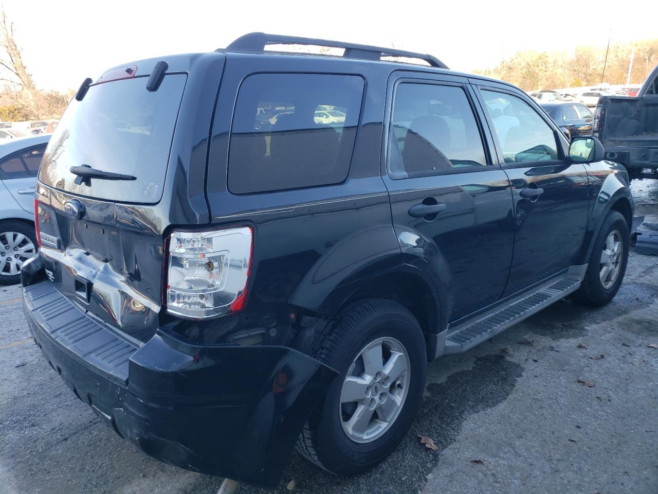 Изображение 3 2010 FORD ESCAPE XLT 2010 с VIN 1FMCU0D70AKB89601