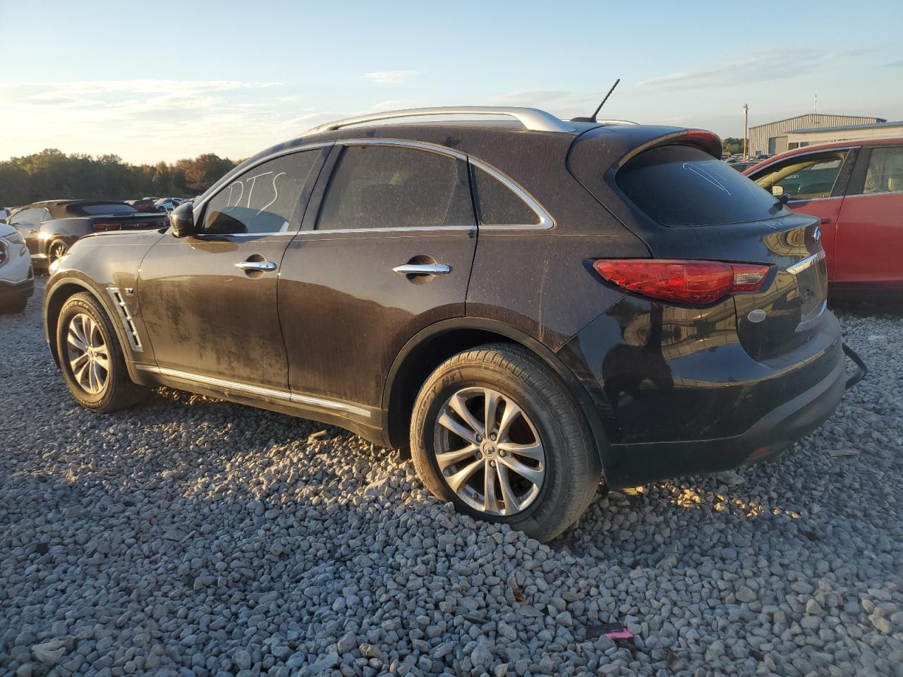 Image 2 of 2017 INFINITI QX70  2017 with VIN JN8CS1MU6HM140332