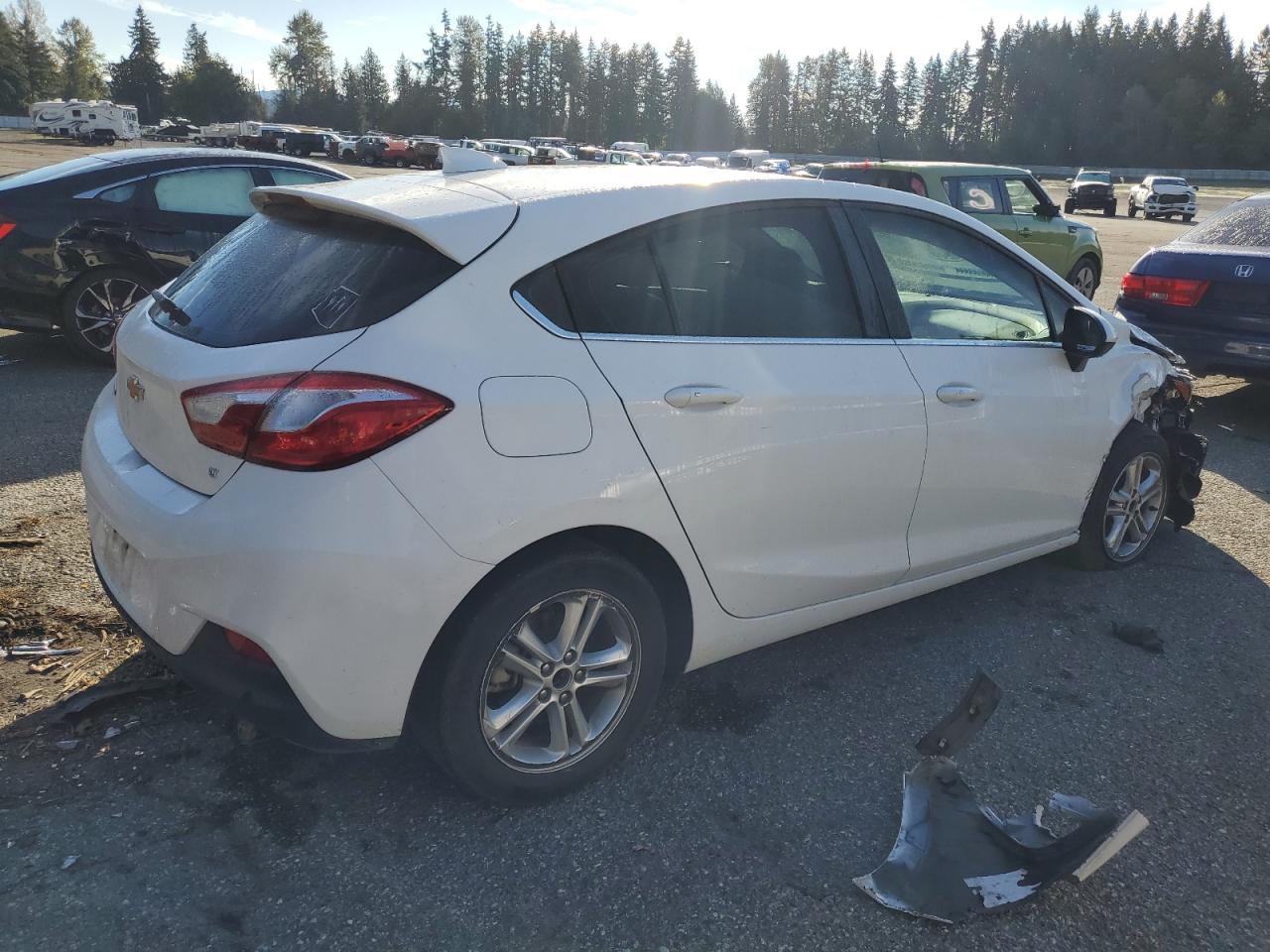Image 3 of 2018 CHEVROLET CRUZE LT 2018 with VIN 3G1BE6SM0JS594282