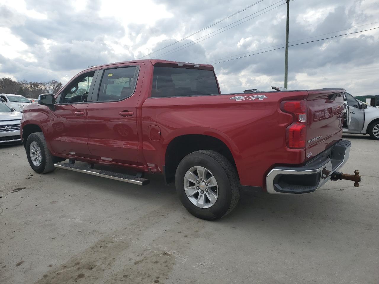 Image 2 of 2021 CHEVROLET SILVERADO K1500 LT 2021 with VIN 3GCUYDED1MG353006