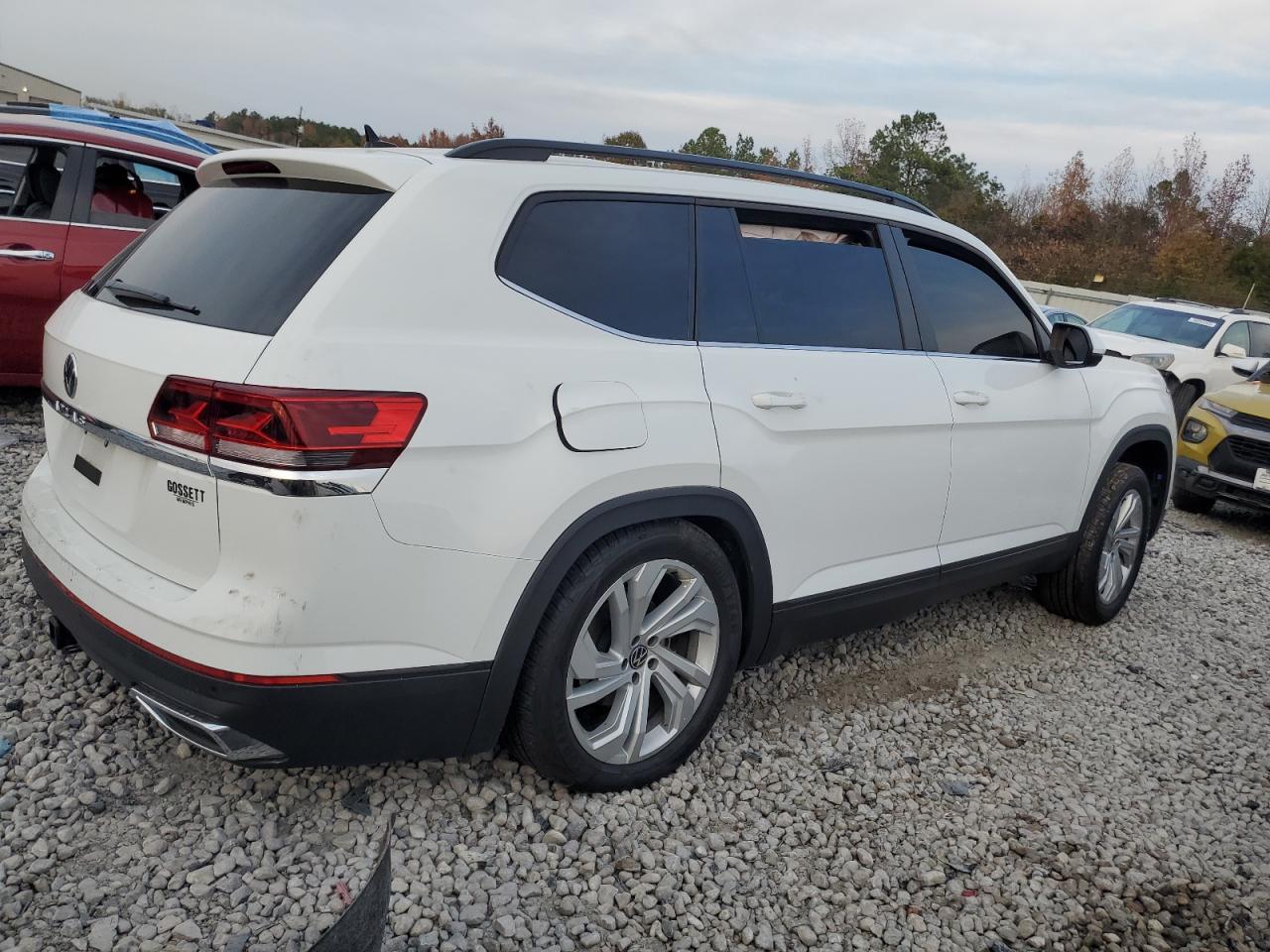 Image 3 of 2023 VOLKSWAGEN ATLAS SE 2023 with VIN 1V2JR2CA6PC544018