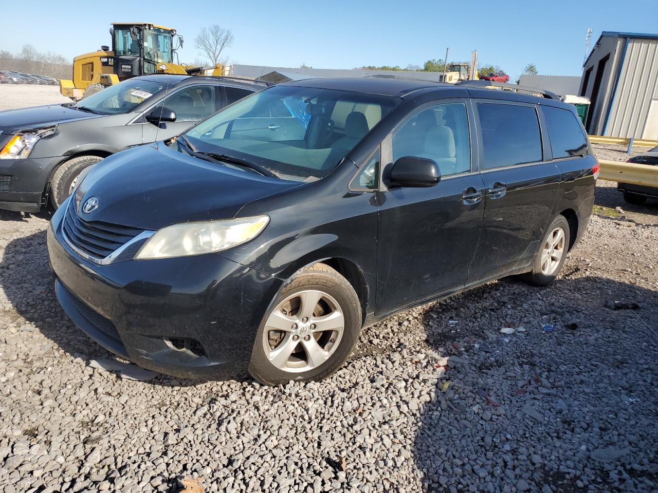 2013 TOYOTA SIENNA LE 2013 image