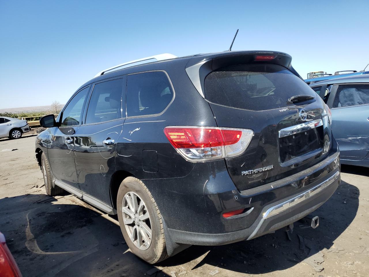 Изображение 2 2015 NISSAN PATHFINDER S 2015 с VIN 5N1AR2MN4FC708279