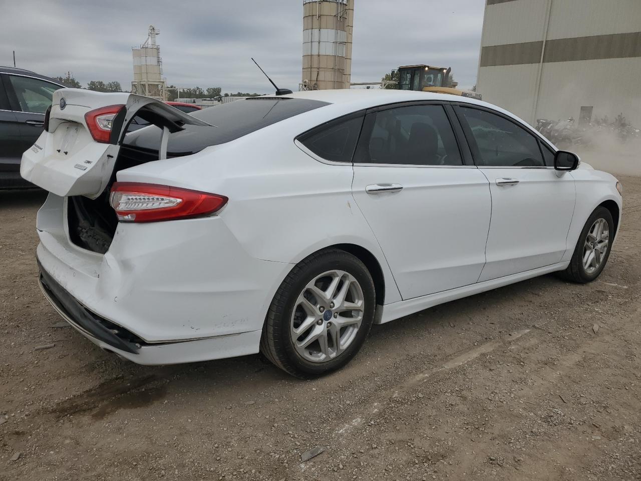 Image 3 of 2014 FORD FUSION SE 2014 with VIN 3FA6P0HD5ER235892