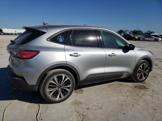 Image 3 of 2022 FORD ESCAPE SE 2022 with VIN 1FMCU0G6XNUB18242