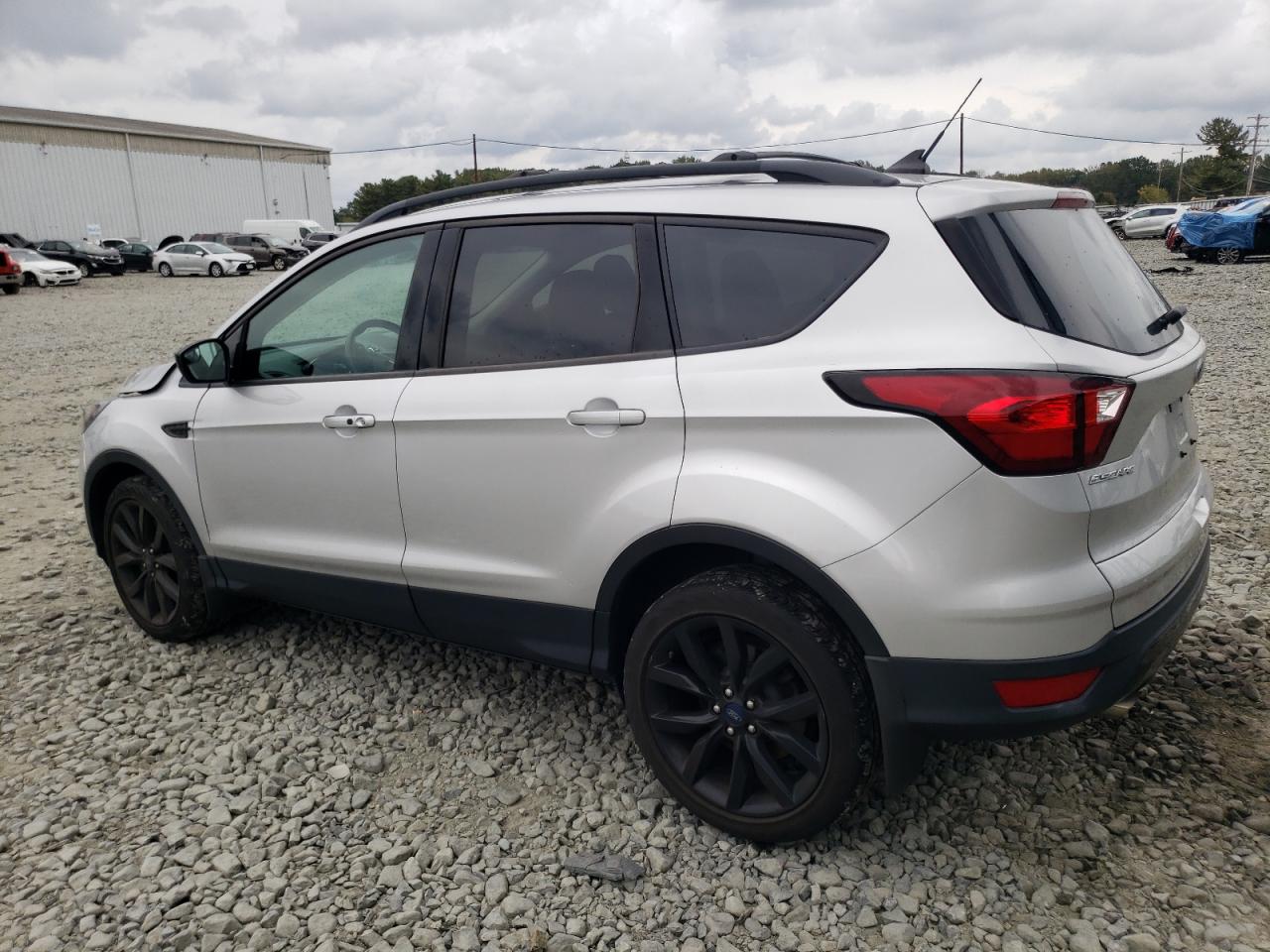 Obraz 2 z 2019 FORD ESCAPE SE 2019 z VIN 1FMCU9GD8KUB91995